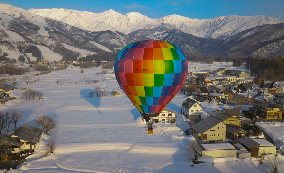 Hot air ballooning in winter